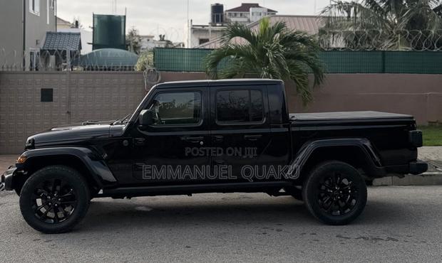 Jeep Gladiator Nighthawk 4x4 2025 Black