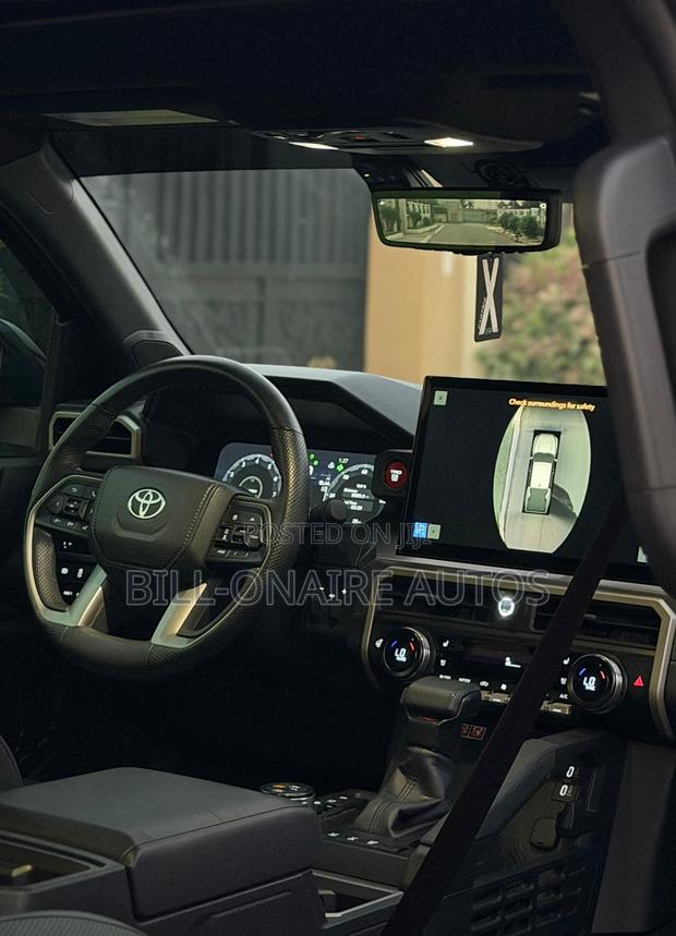 Toyota Tacoma 2024 Black