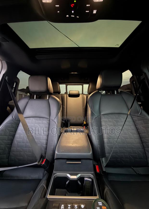 Toyota Tacoma 2024 Black
