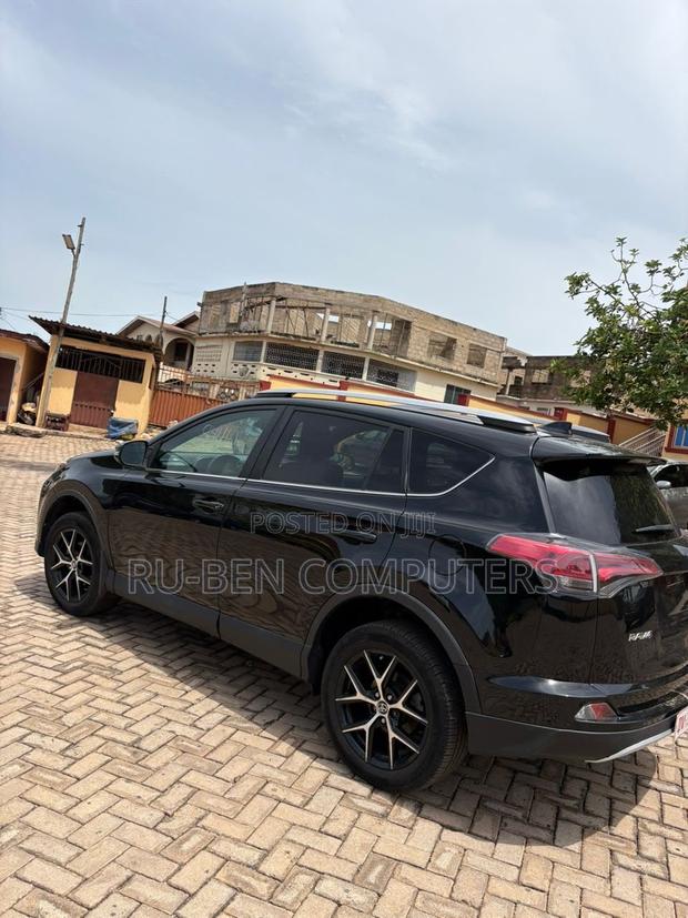 Toyota RAV4 SE 4dr SUV AWD (2.5L 4cyl 6A) 2018 Black