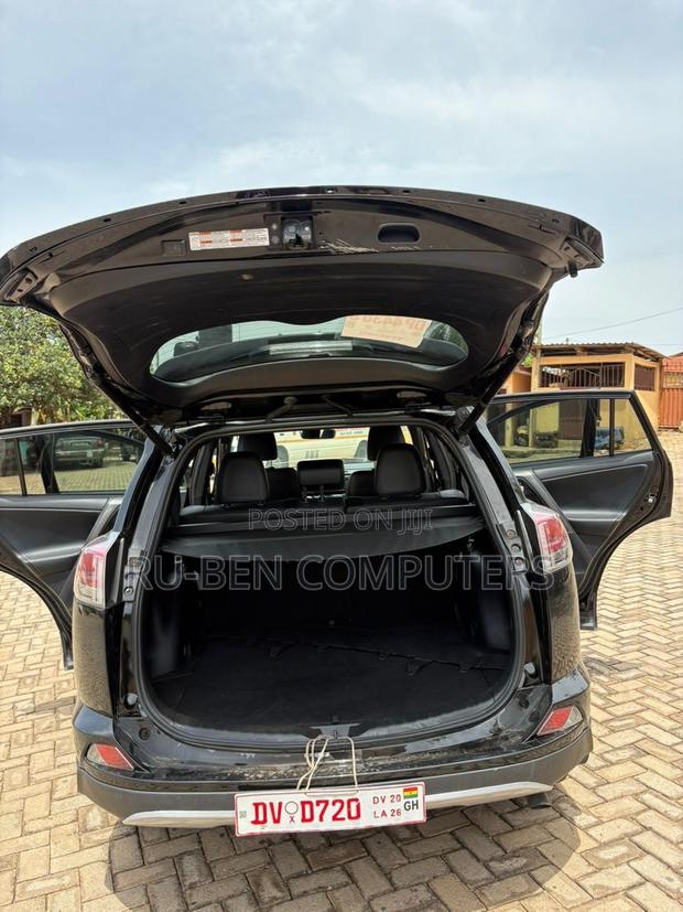 Toyota RAV4 SE 4dr SUV AWD (2.5L 4cyl 6A) 2018 Black
