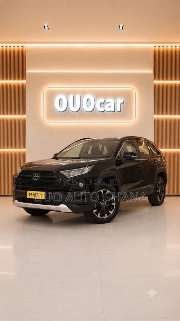 Toyota RAV4 LE 2021 Black