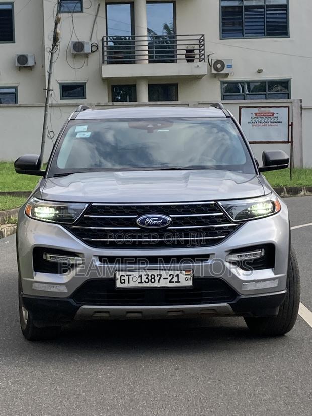Ford Explorer XLT 2021 Silver