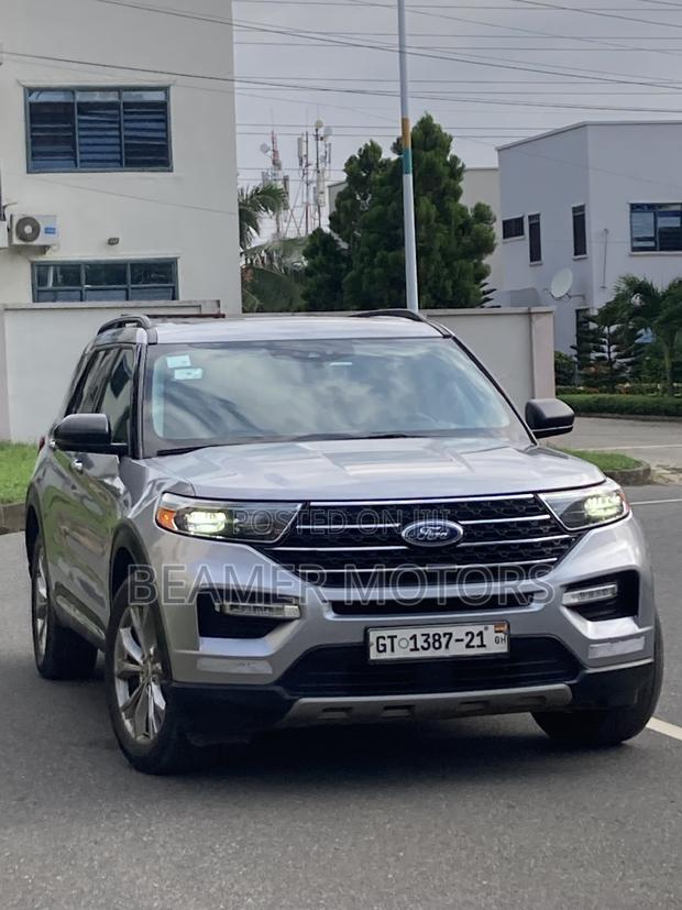 Ford Explorer XLT 2021 Silver