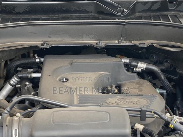Ford Explorer XLT 2021 Silver