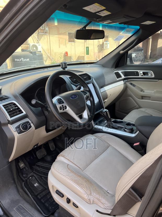 Ford Explorer XLT 4dr 4x4 (3.5L 6cyl 6A) 2012 Black