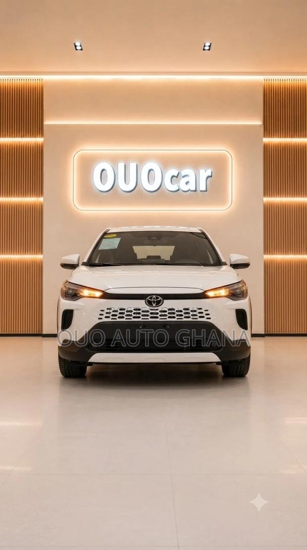 Toyota Corolla Cross XLE 2025 White