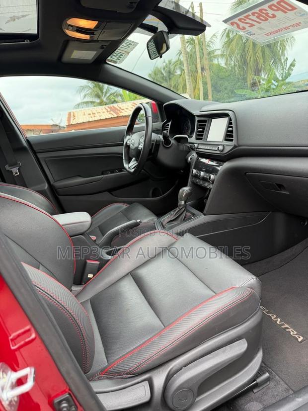 Hyundai Elantra Sport 2020 Red