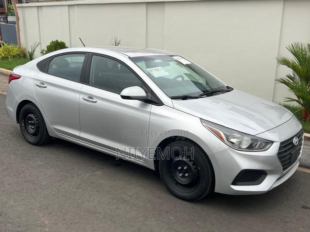 Hyundai Accent SE 2018 Silver