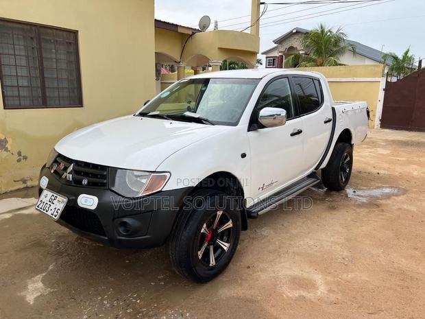 Mitsubishi L200 2015 White