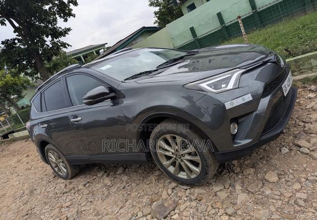 Toyota RAV4 Limited 4dr SUV (2.5L 4cyl 6A) 2015 Silver