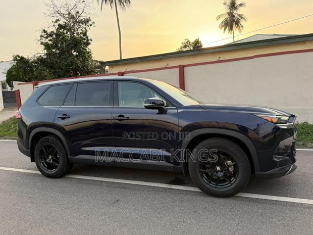 Toyota Highlander 2025 Blue