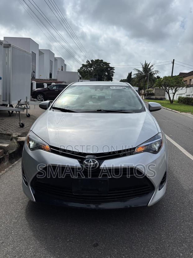 Toyota Corolla LE 4dr Sedan (1.8L 4cyl CVT) 2017 Silver