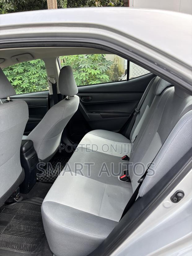 Toyota Corolla LE 4dr Sedan (1.8L 4cyl CVT) 2017 Silver