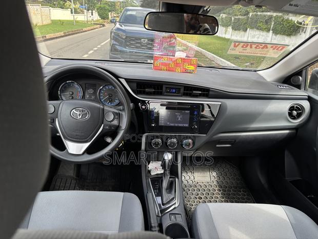 Toyota Corolla LE 4dr Sedan (1.8L 4cyl CVT) 2017 Silver