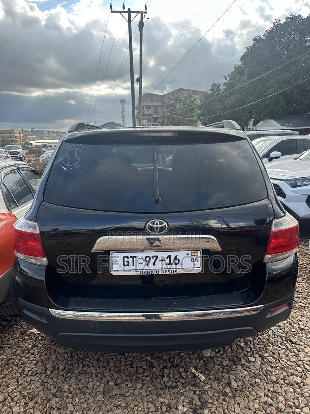 Toyota Highlander SE 2011 Black