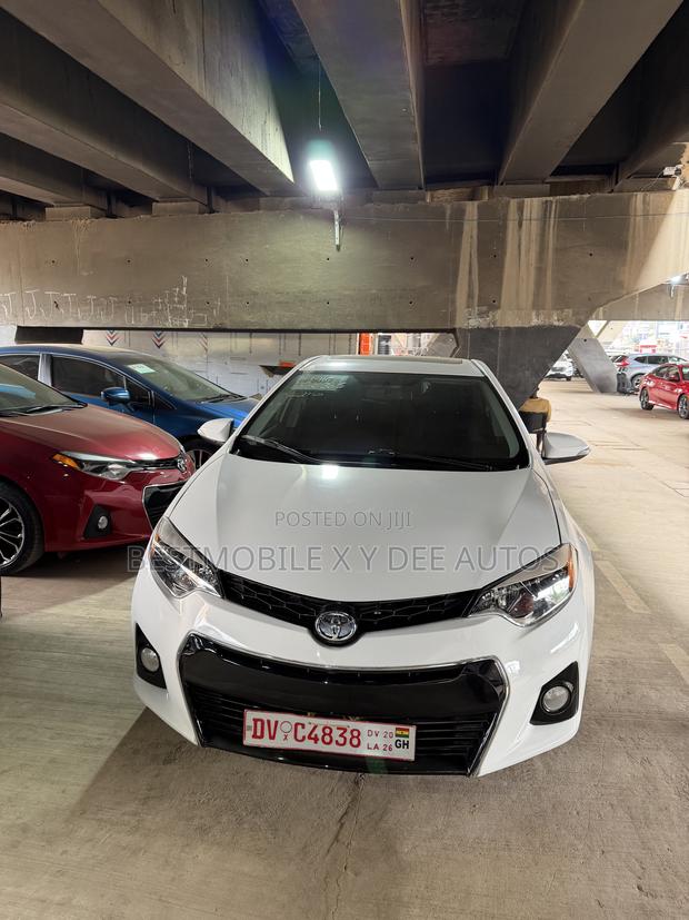 Toyota Corolla 2016 White