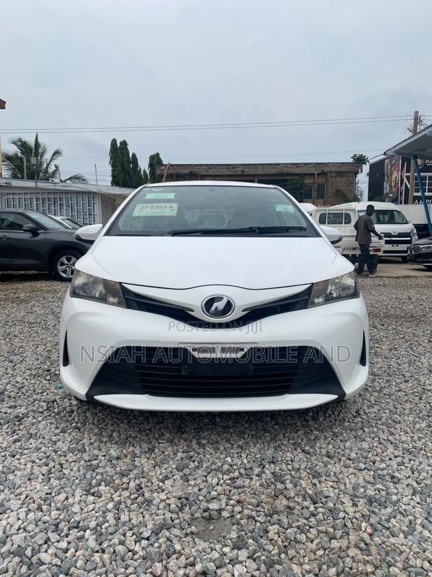 Toyota Vitz 2014 White