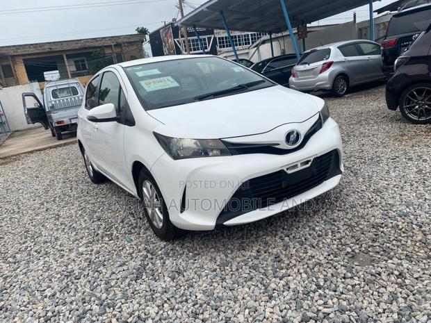 Toyota Vitz 2014 White