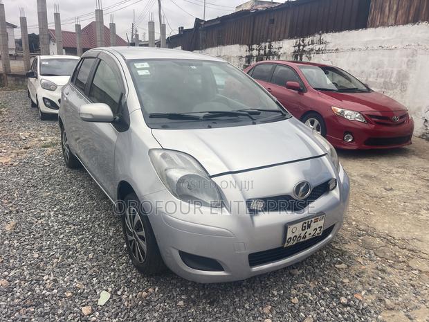 Toyota Vitz 1.5 FWD 5dr 2010 Silver