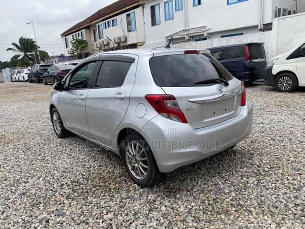 Toyota Vitz 2014 Silver
