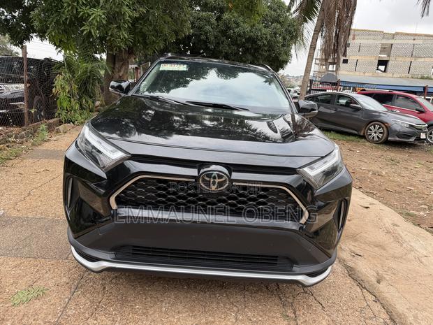 Toyota RAV4 XLE 2022 Black
