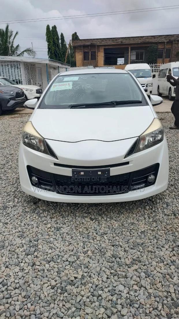 Toyota Vitz 2013 Off white