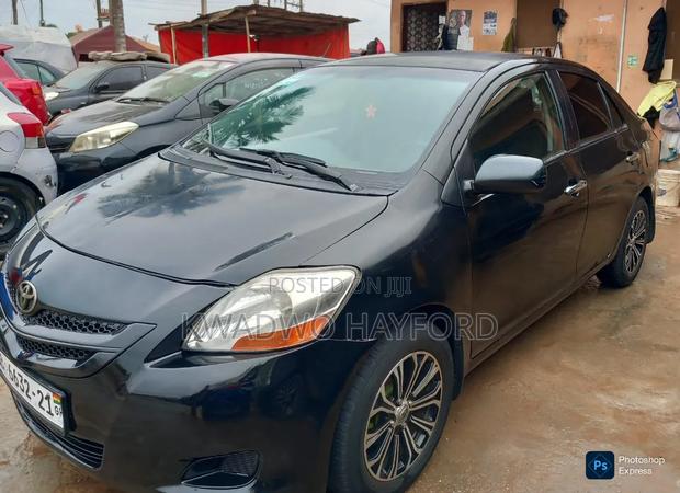Toyota Yaris 2011 Black