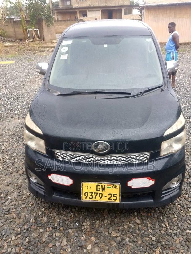Toyota Voxy 2013 Black