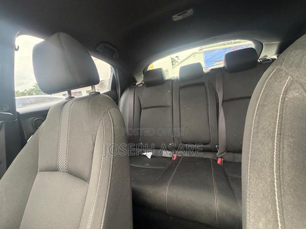 Honda Civic LX Hatchback 2018