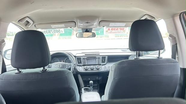 Toyota RAV4 LE 4dr SUV AWD (2.5L 4cyl 6A) 2018 Burgundy