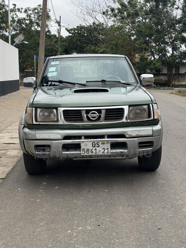 Nissan Navara 2.5 dCi 2008 Green