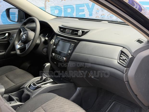 Nissan Rogue SV AWD 2018 Black