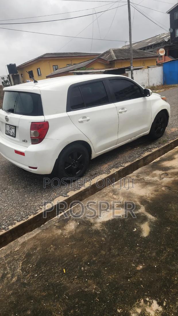 Scion xD Base 2009 White