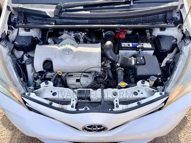 Toyota Vitz 1.3 FWD 5dr 2015 White