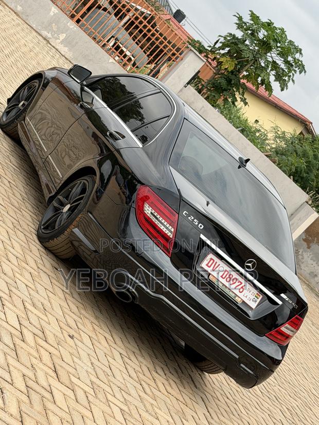 Mercedes-Benz C250 2014 Black