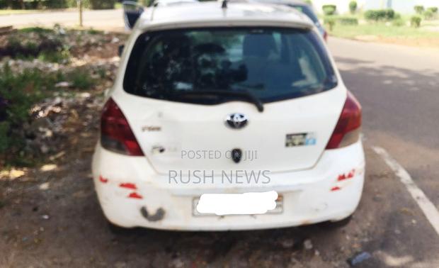 Toyota Vitz 1.0 FWD 5dr 2009 White