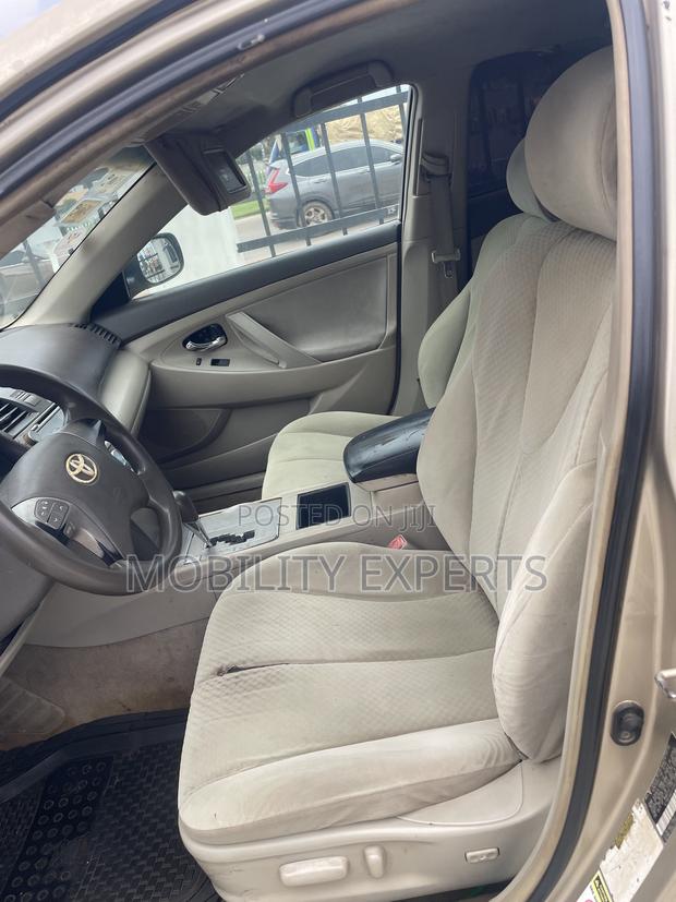 Toyota Camry 2008 Gold