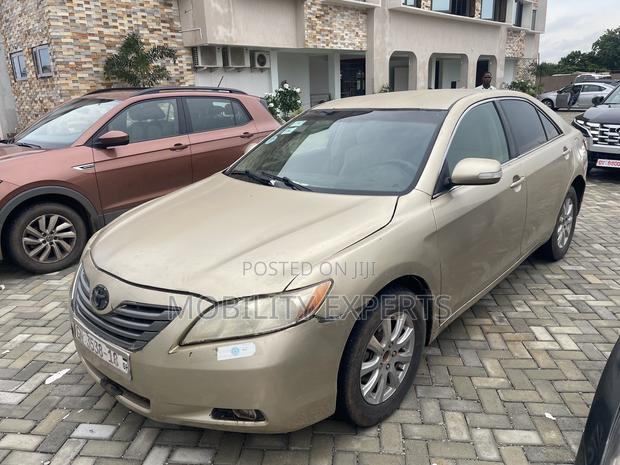 Toyota Camry 2008 Gold