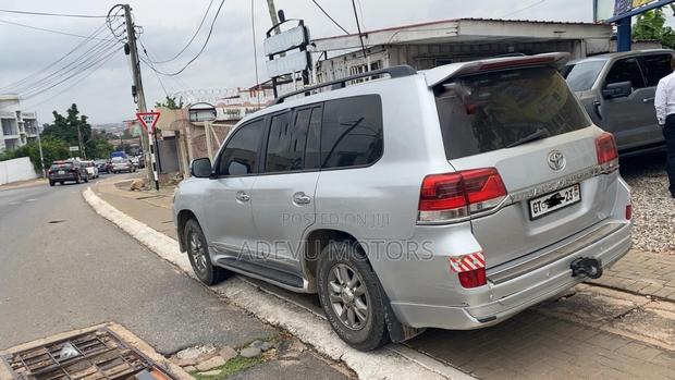 Toyota Land Cruiser 4.0 V6 DSL 2012 Silver