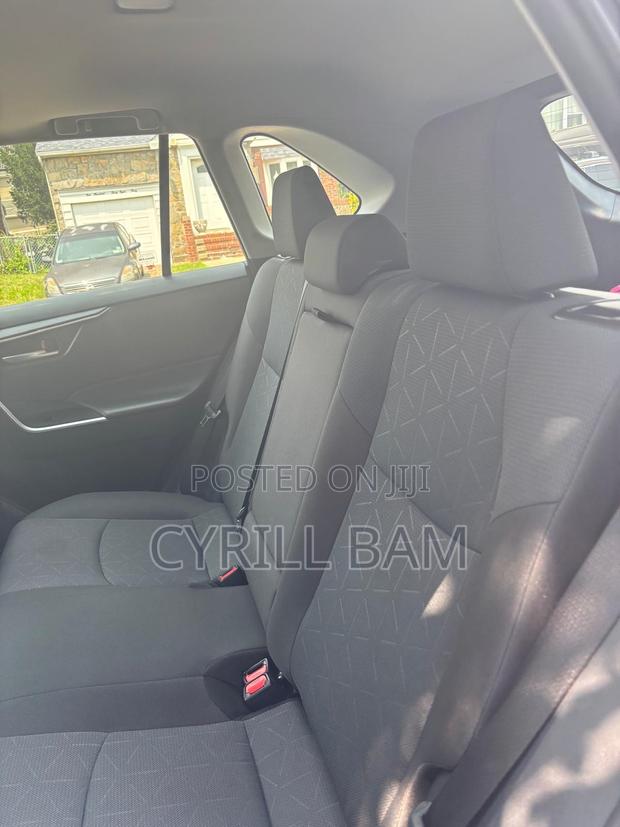 Toyota RAV4 XLE AWD 2024 Gray