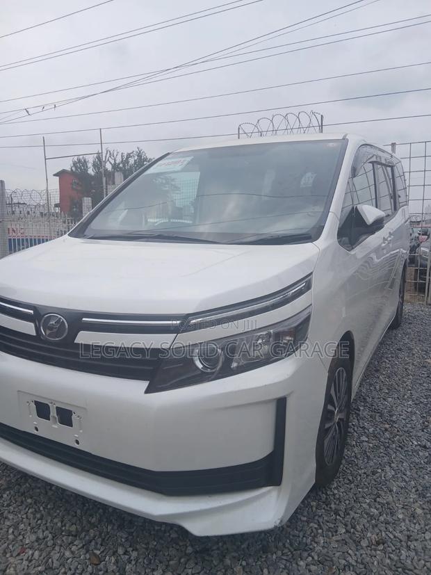 Toyota Voxy 2015 White