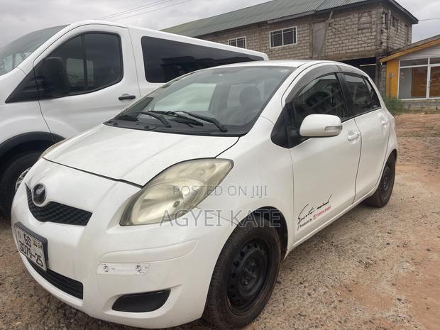 Toyota Vitz 1.0 FWD 3dr 2010 White