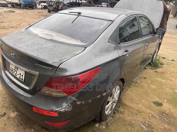 Hyundai Accent SE Automatic 2011 Gray