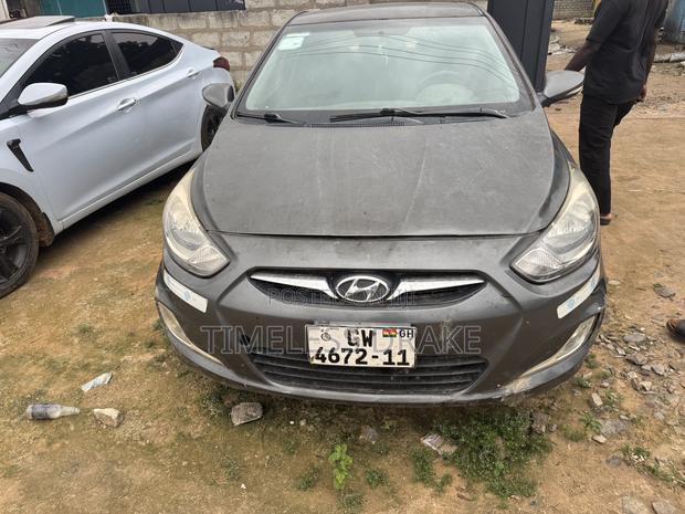 Hyundai Accent SE Automatic 2011 Gray