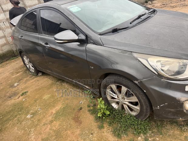 Hyundai Accent SE Automatic 2011 Gray