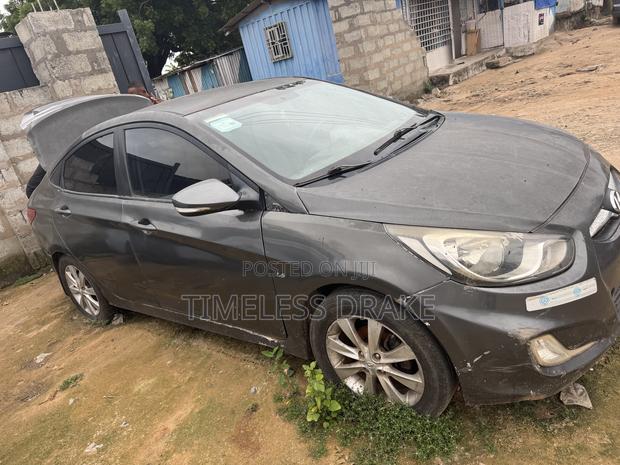 Hyundai Accent SE Automatic 2011 Gray