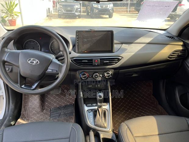 Hyundai Accent SE 2021 White