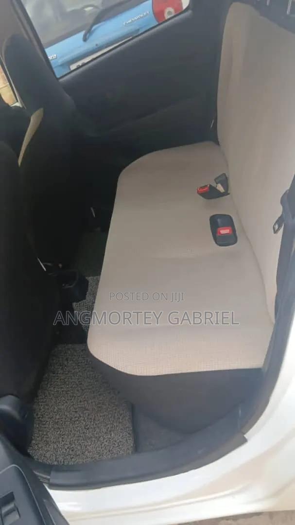 Toyota Vitz 2014 White