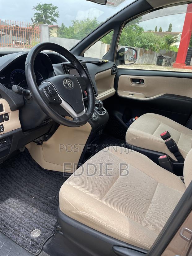 Toyota Noah 2.0 FWD (7 Seater) 2014 Brown